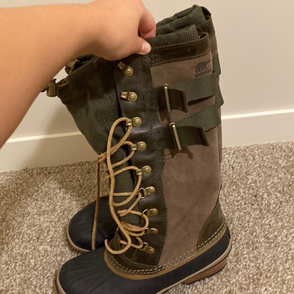Sorel lace up duck boots